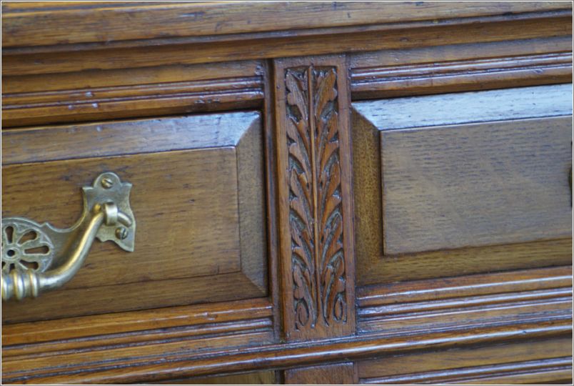 2076 Small Antique Oak Pedestal Desk Detail (1)